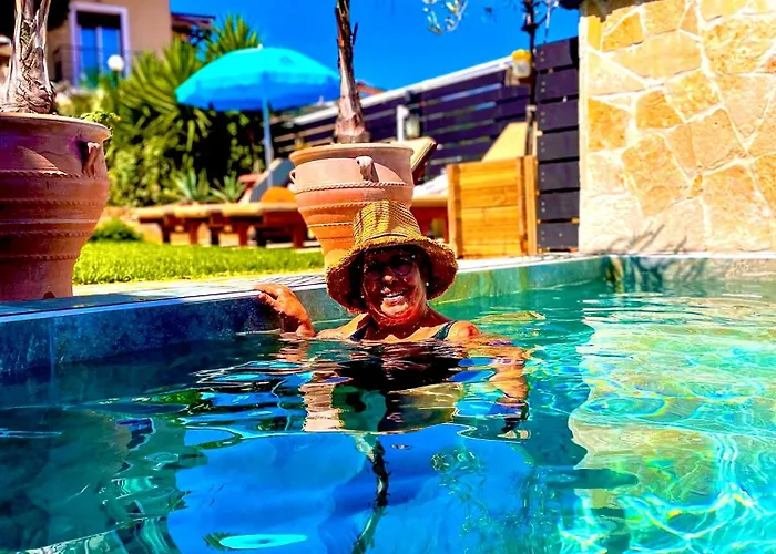 Odysseas Art * Poros (Kefalonia)