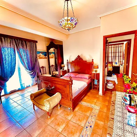 Odysseas Art Villa *